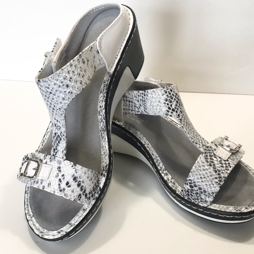 Alegria Sandals Size 37